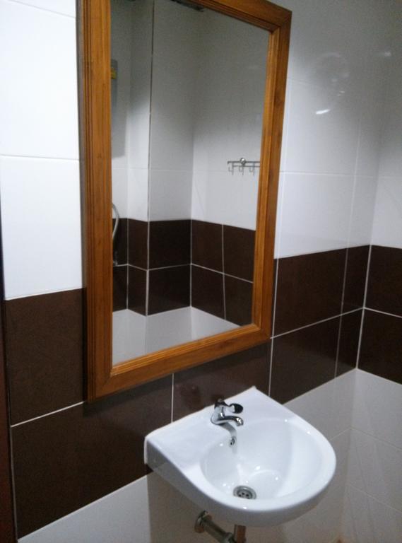 Phoonsab Hostel Phitsanulok Bagian luar foto