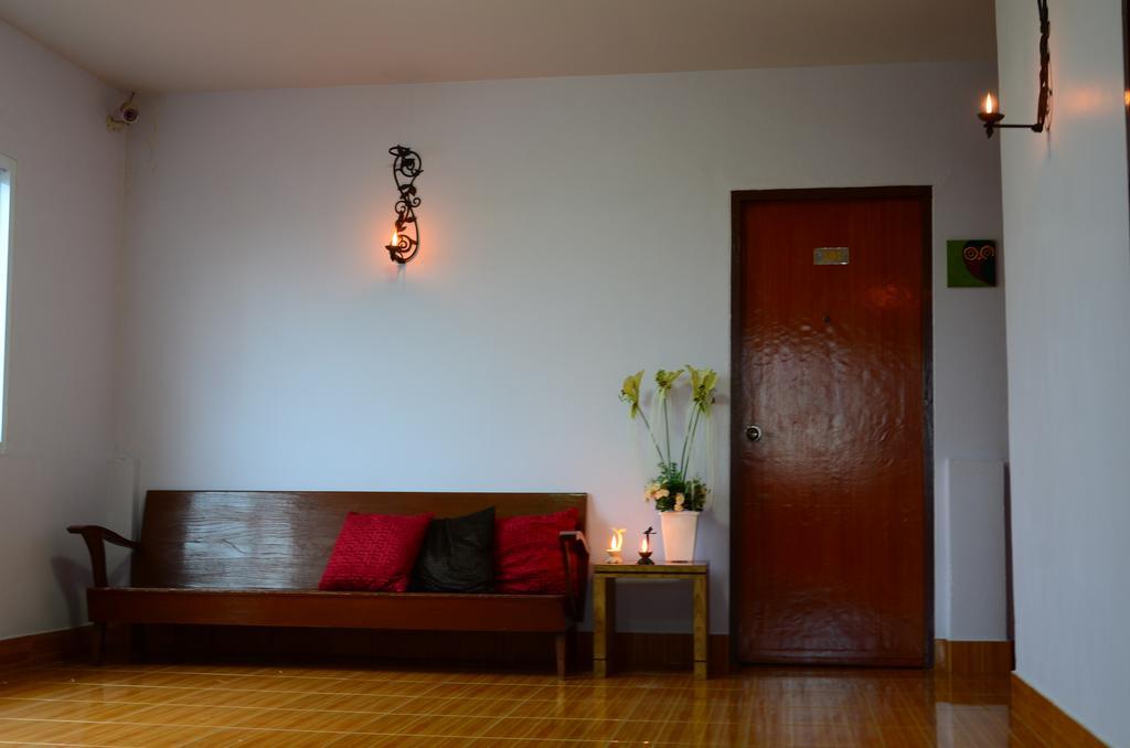 Phoonsab Hostel Phitsanulok Bagian luar foto