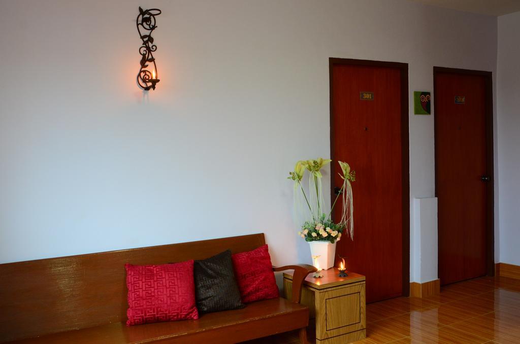 Phoonsab Hostel Phitsanulok Bagian luar foto